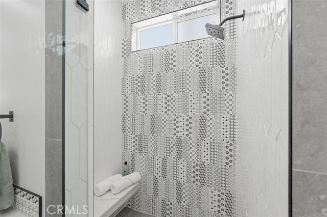 Detail Gallery Image 39 of 45 For 617 N Irena Ave #B,  Redondo Beach,  CA 90277 - 4 Beds | 3/1 Baths