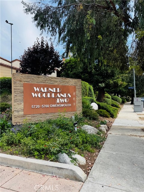 Detail Gallery Image 1 of 31 For 5760 Owensmouth Ave #28,  Woodland Hills,  CA 91367 - 2 Beds | 1/1 Baths