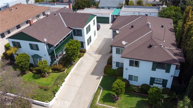 1640 Veteran Avenue Los Angeles, California This listing represents a portfolio sale. There are 3 properties. (1) Triplex at 1632 Veteran; (2) Fourplex at 1638 Veteran; (3) 8plex at 1906 Malcolm.
The Veteran properties are adjacent.