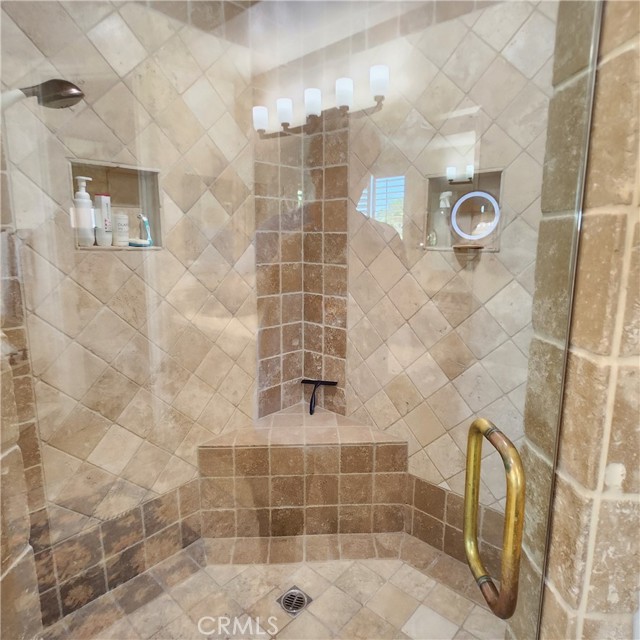 30295 Little Harbor Drive, Canyon Lake CA: https://media.crmls.org/medias/fb4077c2-5f40-4f9f-9648-331bce701070.jpg
