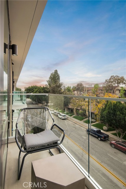 Detail Gallery Image 5 of 17 For 380 Cordova St #105,  Pasadena,  CA 91101 - 2 Beds | 2/1 Baths