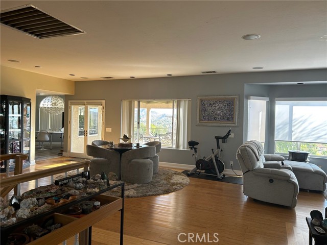 28856 Yosemite Place, Canyon Lake CA: https://media.crmls.org/medias/fb41de8f-e5ca-4637-a6da-46db41f12989.jpg