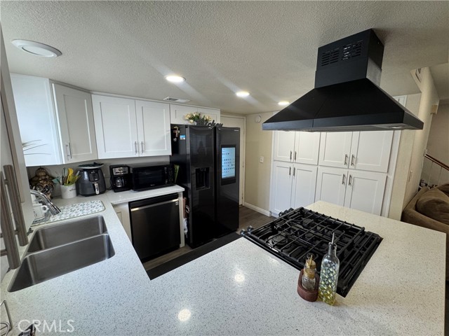Detail Gallery Image 4 of 32 For 22031 Main, Carson,  CA 90745 - 2 Beds | 2 Baths