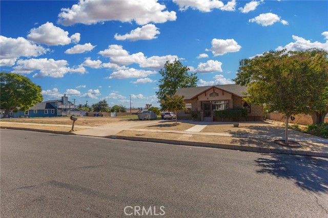 Detail Gallery Image 7 of 74 For 27953 Atlantic, Highland,  CA 92346 - 2 Beds | 1 Baths
