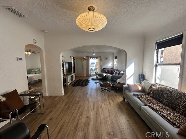 Detail Gallery Image 9 of 33 For 206 W Mountain View Ave, Glendora,  CA 91741 - 3 Beds | 2 Baths