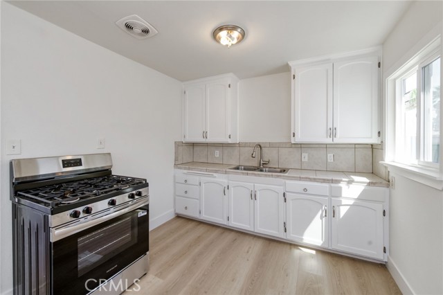 Detail Gallery Image 11 of 20 For 2461 S Poppy Ave, Fresno,  CA 93706 - 2 Beds | 1 Baths