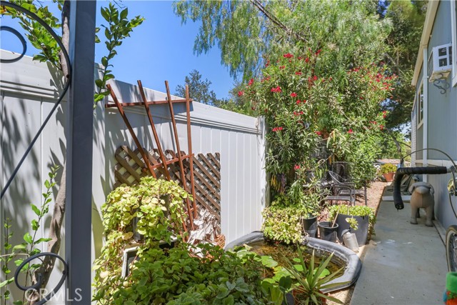 Detail Gallery Image 12 of 20 For 4201 Topanga Canyon Bld #189,  Woodland Hills,  CA 91364 - 2 Beds | 2/1 Baths