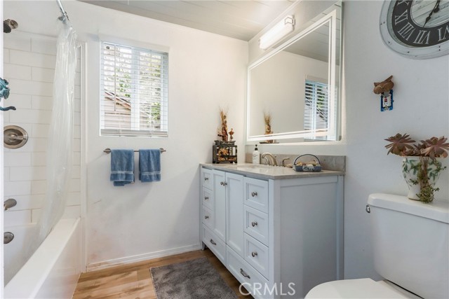 Detail Gallery Image 9 of 32 For 10799 Sherman Grove Ave #82,  Sunland,  CA 91040 - 1 Beds | 1 Baths