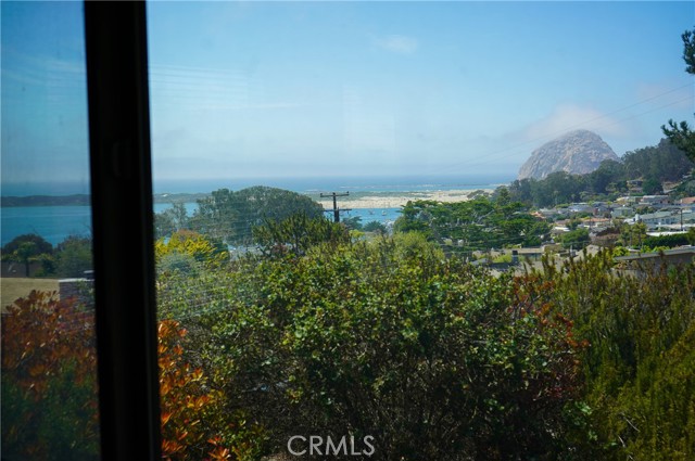 140 Kern Avenue, Morro Bay CA: https://media.crmls.org/medias/fb45cb4a-20d7-4eda-ba85-400126a20e72.jpg