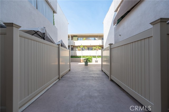 Detail Gallery Image 28 of 40 For 4637 Willis #110,  Sherman Oaks,  CA 91403 - 2 Beds | 2 Baths