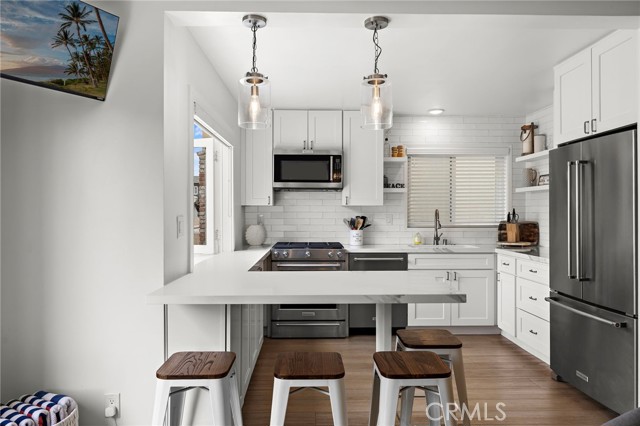 207 40th Street, Newport Beach CA: https://media.crmls.org/medias/fb4694d7-2c04-46e1-8de3-4c80623ed902.jpg