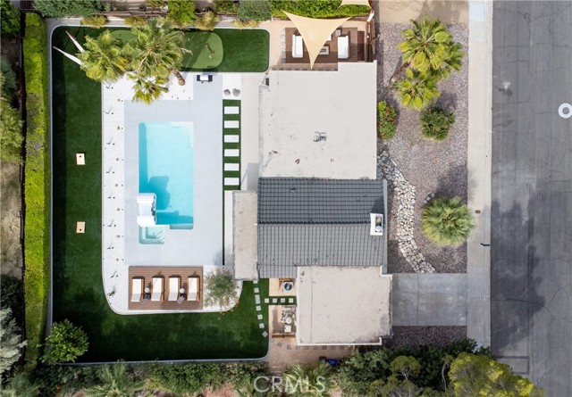 515 N Burton Way, Palm Springs CA: https://media.crmls.org/medias/fb46a700-3813-47d1-9b9e-d8e672c237cc.jpg