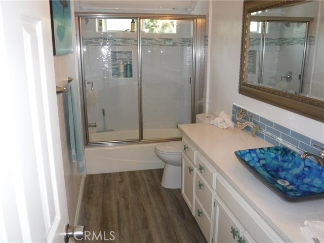Detail Gallery Image 9 of 15 For 1133 7th Place, Hermosa Beach,  CA 90254 - 3 Beds | 2/1 Baths