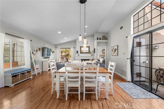 Detail Gallery Image 8 of 19 For 843 Links View Drive, Simi Valley,  CA 93065 - 2 Beds | 2 Baths