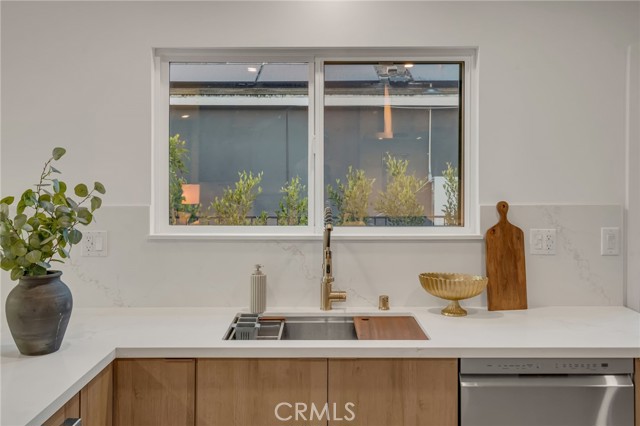 Detail Gallery Image 17 of 50 For 3641 Somerset, Los Angeles,  CA 90016 - 3 Beds | 2 Baths