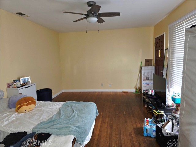 10446 Highdale Street, Bellflower CA: https://media.crmls.org/medias/fb4872bc-682c-4d36-b3be-1195c9ef6c81.jpg
