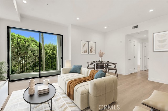 848 N. Hayworth, West Hollywood CA: https://media.crmls.org/medias/fb489541-f820-4177-9c5e-1b3f190f328f.jpg