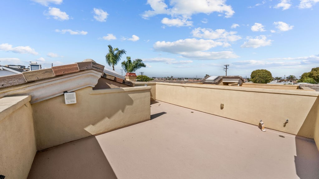 Detail Gallery Image 26 of 27 For 1739 Carlson Ln, Redondo Beach,  CA 90278 - 4 Beds | 2/1 Baths