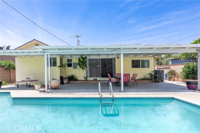 428 S Rosalinda Avenue, Azusa CA: https://media.crmls.org/medias/fb49230c-9222-4aed-bb50-dbd1424d6cf7.jpg
