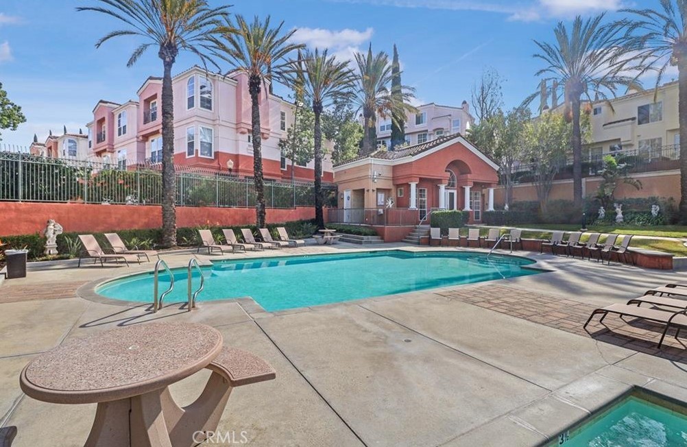 Fb4957ff 0867 46e9 Bfcb Abc68f686ba7