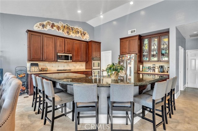 21551 Via Liago, Perris CA: https://media.crmls.org/medias/fb49c5ee-2d73-422f-b0b3-0821a024ea9c.jpg