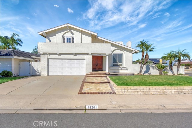 Detail Gallery Image 3 of 63 For 19201 Sherborne Ln, Huntington Beach,  CA 92646 - 4 Beds | 2/1 Baths
