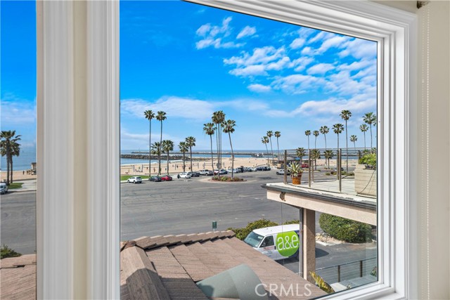 Detail Gallery Image 10 of 30 For 3036 Breakers Dr, Corona Del Mar,  CA 92625 - 3 Beds | 2 Baths