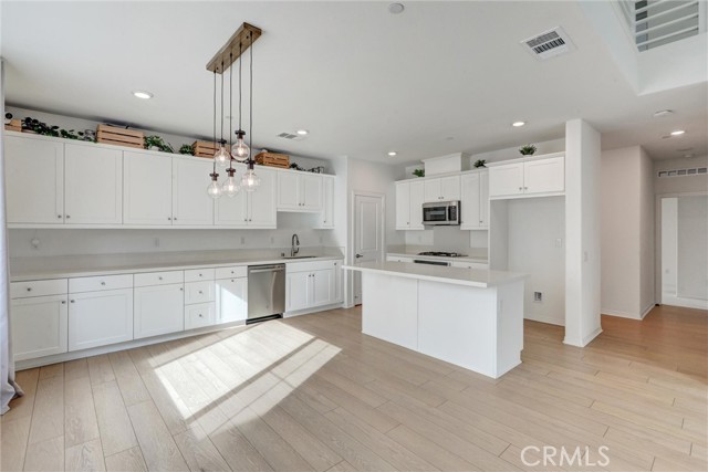 8574 Exposition Street, Chino CA: https://media.crmls.org/medias/fb4c29c2-ce1b-4102-89ce-cf8908b88f5b.jpg