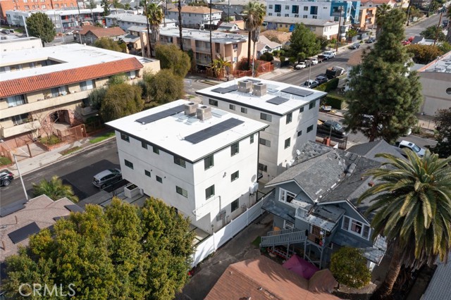 Detail Gallery Image 3 of 39 For 443 1/2 N Harvard Bld, Los Angeles,  CA 90004 - 4 Beds | 4 Baths