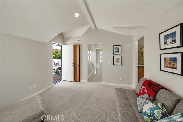 Detail Gallery Image 17 of 22 For 505 .5 Poinsettia Ave, Corona Del Mar,  CA 92625 - 2 Beds | 2/1 Baths