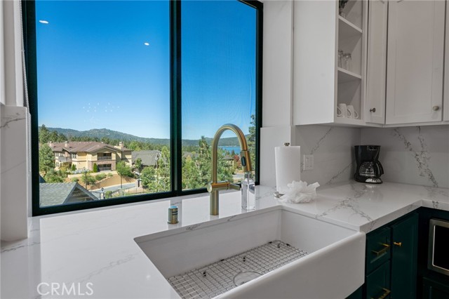 807 Cameron Drive, Big Bear Lake, CA 92315