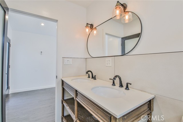 Detail Gallery Image 11 of 36 For 3112 Gale Ave, Long Beach,  CA 90810 - – Beds | – Baths