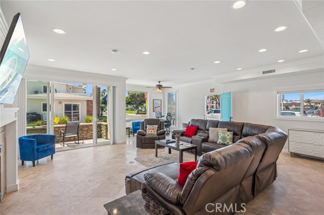 6111 Seashore Drive, Newport Beach CA: https://media.crmls.org/medias/fb4d9c45-44bc-4b87-b093-4877d1433a9a.jpg