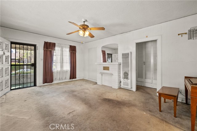 201 N Carondelet Street, Los Angeles CA: https://media.crmls.org/medias/fb4dd476-d7d5-429a-835a-645c71a95a6f.jpg