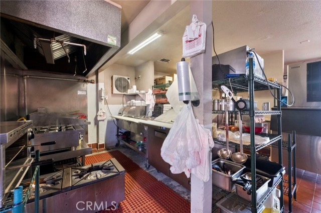 8111 Foothill Boulevard, Rancho Cucamonga CA: https://media.crmls.org/medias/fb4e53f9-a93a-48c5-806d-6c96f48814b1.jpg