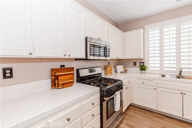 Detail Gallery Image 11 of 37 For 27185 Calendula, Corona,  CA 92883 - 4 Beds | 3 Baths