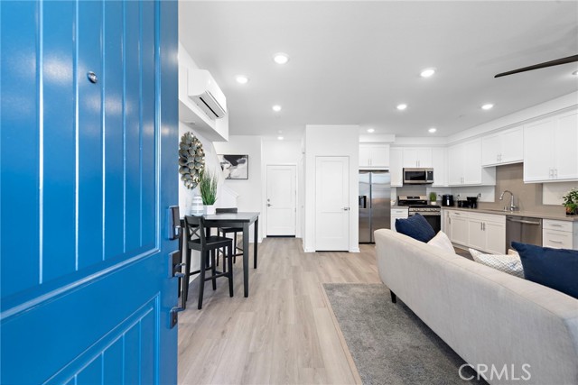 Detail Gallery Image 4 of 29 For 466 Besalu, Mission Viejo,  CA 92692 - 1 Beds | 1/1 Baths