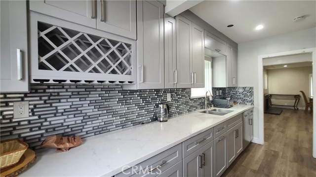 Detail Gallery Image 2 of 21 For 2431 N Lamer St, Burbank,  CA 91504 - 3 Beds | 2 Baths