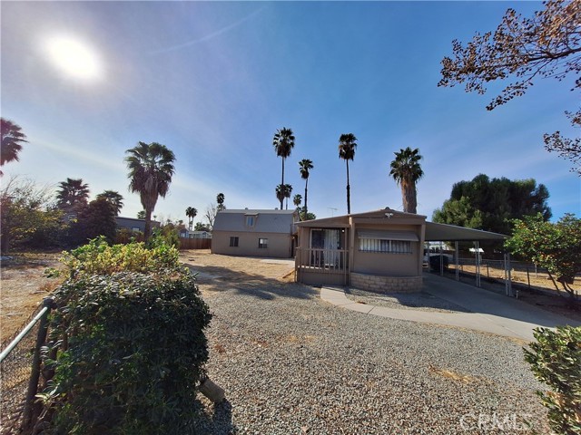 Detail Gallery Image 2 of 8 For 609 Imperial Way, Hemet,  CA 92543 - 2 Beds | 1 Baths