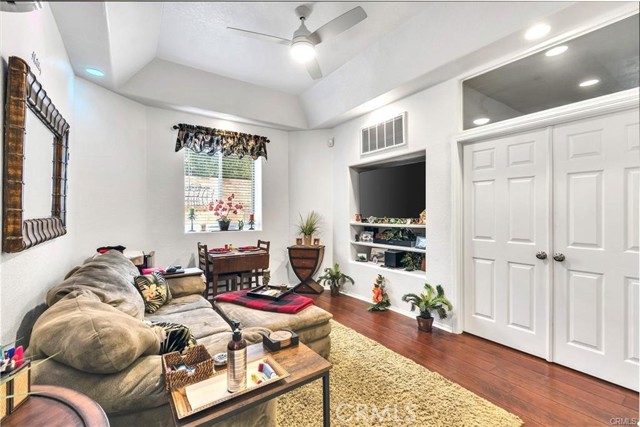 Detail Gallery Image 28 of 37 For 29641 Vacation Dr, Canyon Lake,  CA 92587 - 4 Beds | 3/1 Baths