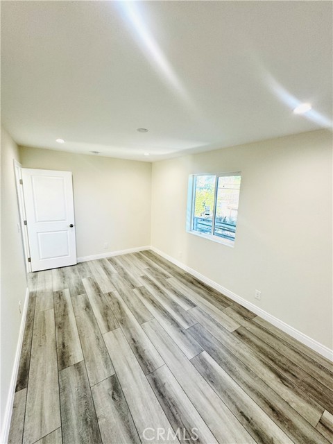 Detail Gallery Image 24 of 31 For 9318 Encino Ave, Northridge,  CA 91325 - 3 Beds | 3 Baths