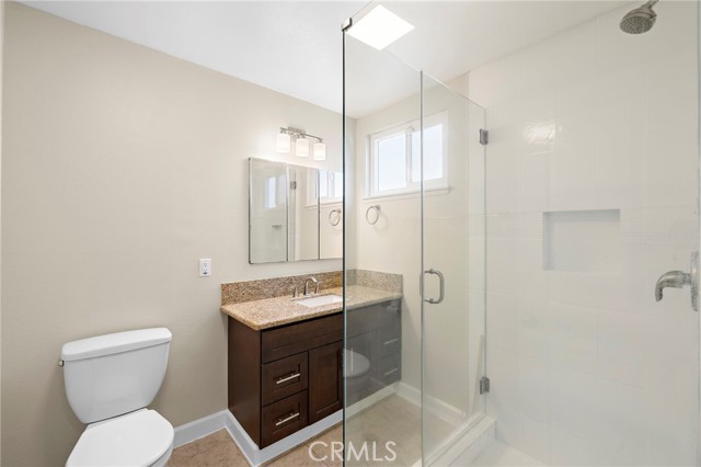 Detail Gallery Image 12 of 19 For 16882 Ross Ln, Huntington Beach,  CA 92647 - 4 Beds | 2 Baths