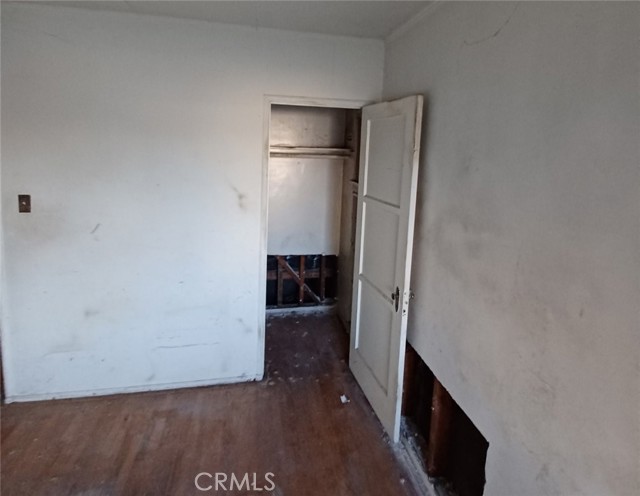 3000 W 84th Street, Inglewood CA: https://media.crmls.org/medias/fb5389ad-6f44-40b5-9d22-c1397473395d.jpg