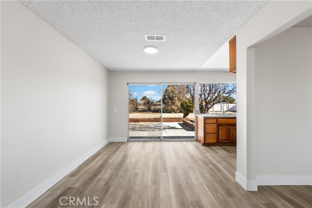 Detail Gallery Image 12 of 45 For 40596 Fieldspring, Lancaster,  CA 93535 - 3 Beds | 2 Baths