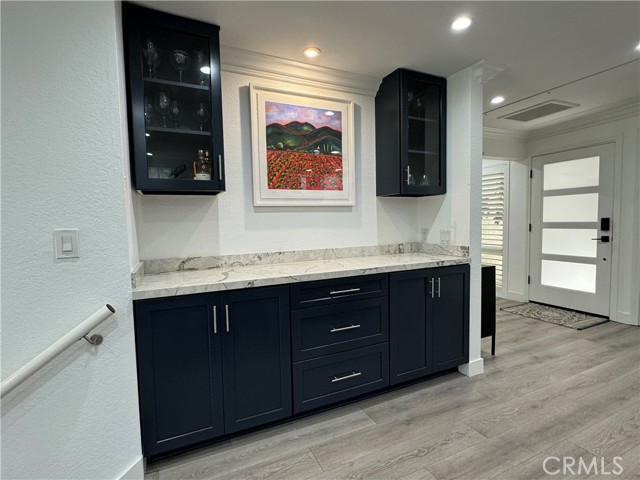 Detail Gallery Image 9 of 47 For 6111 Marina Pacifica Dr, Long Beach,  CA 90803 - 2 Beds | 2 Baths