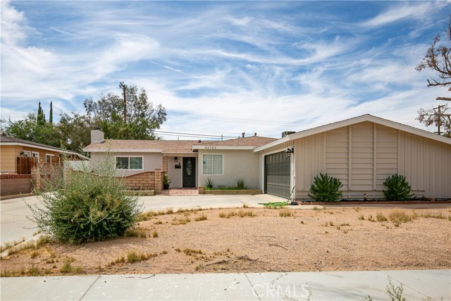 Detail Gallery Image 2 of 21 For 43743 Fern Ave, Lancaster,  CA 93534 - 3 Beds | 2 Baths