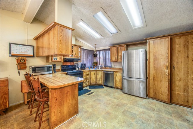 7717 Church Avenue, Highland CA: https://media.crmls.org/medias/fb53ed77-2e2a-4d34-991f-0beaa564e42e.jpg