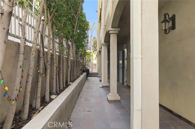 Detail Gallery Image 33 of 39 For 1023 Wilcox Ave, Los Angeles,  CA 90038 - 2 Beds | 2 Baths