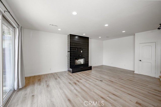 25252 Atwood Boulevard, Newhall CA: https://media.crmls.org/medias/fb543895-2dc8-4162-82b9-3edbfdb61a2c.jpg