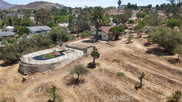 8600 58th Street, Jurupa Valley CA: https://media.crmls.org/medias/fb548d0f-f1b2-4ea3-bbc2-245f4ba385e2.jpg